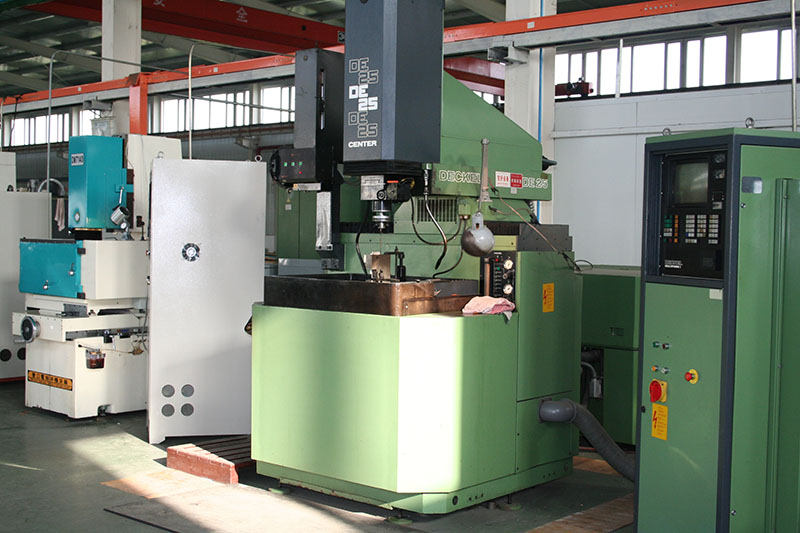 電火(huo)花 電火花(huā)